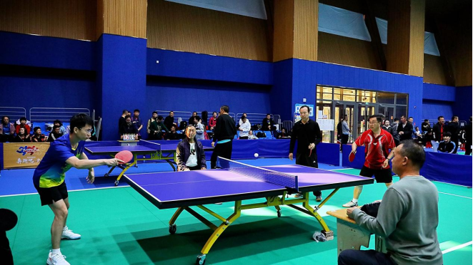 列高强度的 列高强度的